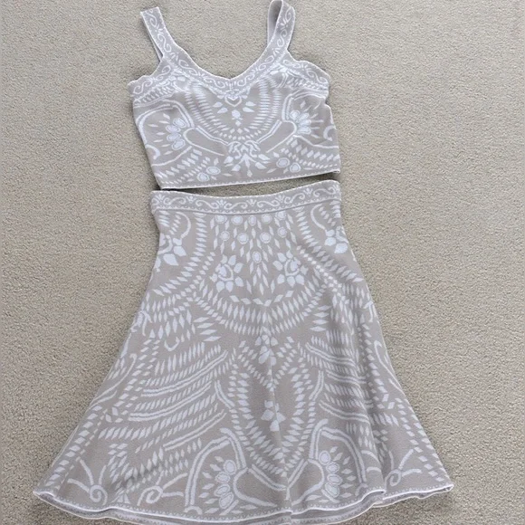 Express 2 piece sweater top & skirt set - Picture 2 of 5